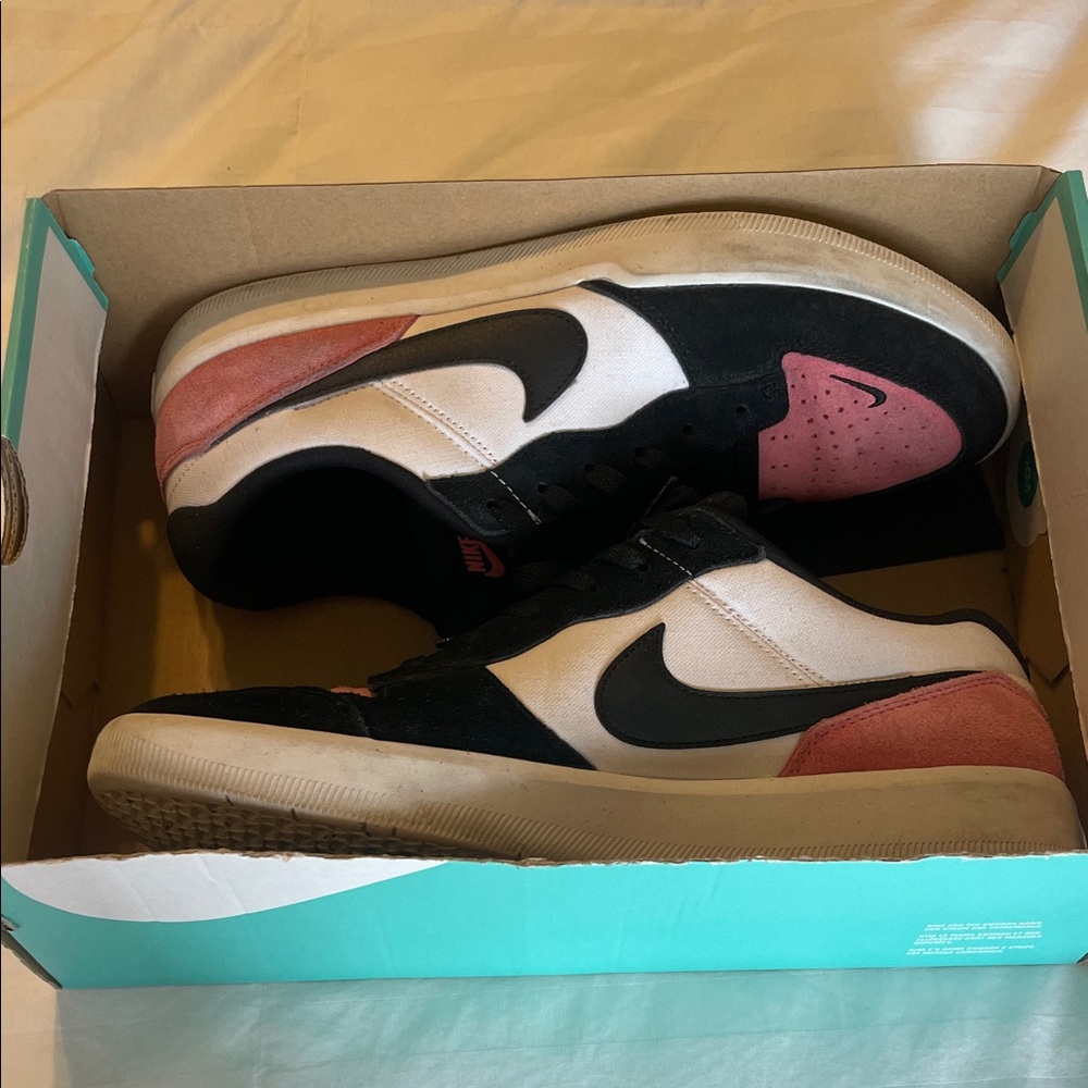 Nike Black and Pink Athletic Shoes